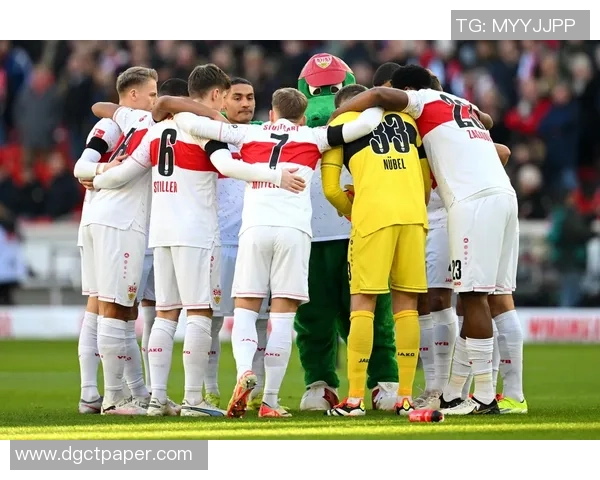 云达不来梅与斯图加特激战正酣精彩比赛回顾与分析